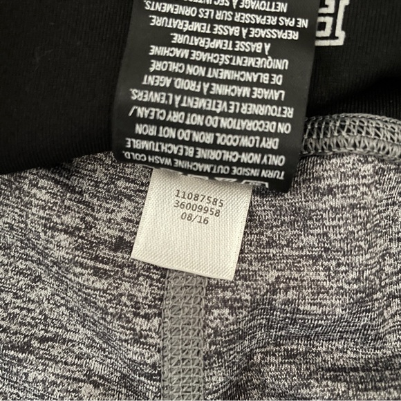 Victoria's Secret PINK Ultimate Highwaist Legging Gray Stripes Size XS - Picture 5 of 12